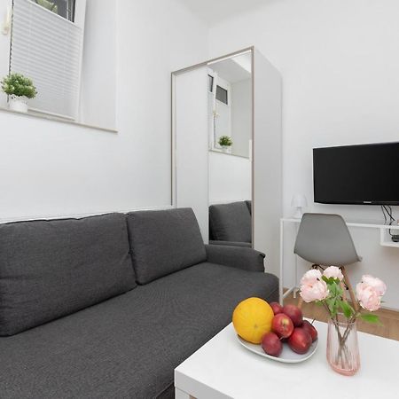 Micro Apartment Near Fort Mokotow Warsaw Ngoại thất bức ảnh